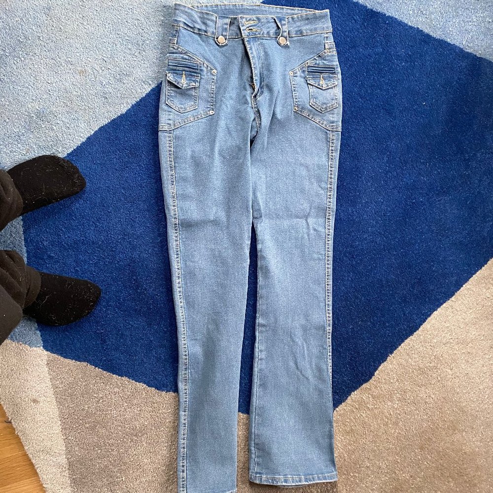 (Barely worn) Emmiol Button and zipper jeans